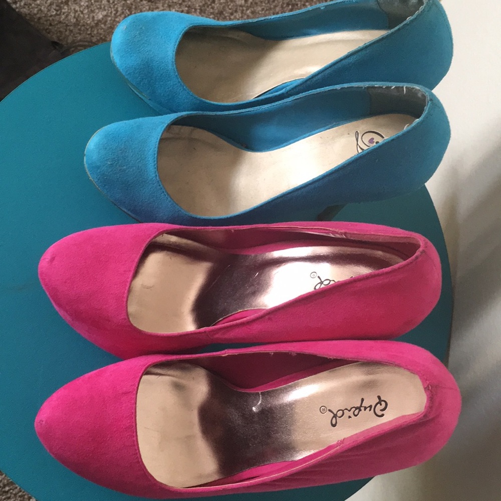 Shoes - Picture 2 of 4